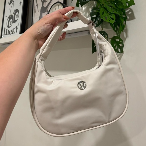 Lululemon Mini White Shoulder Bag - Picture 2 of 5